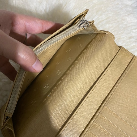 Beige Chanel long wallet with card slots and lots of pockets - Picture 14 of 15